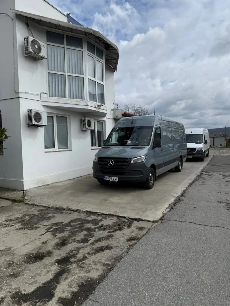Mașinile noastre din flotă